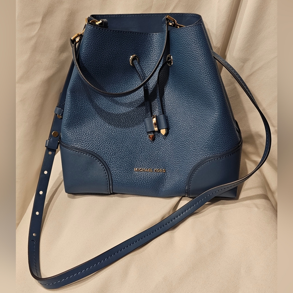 Michael Kors Handbag like new.
